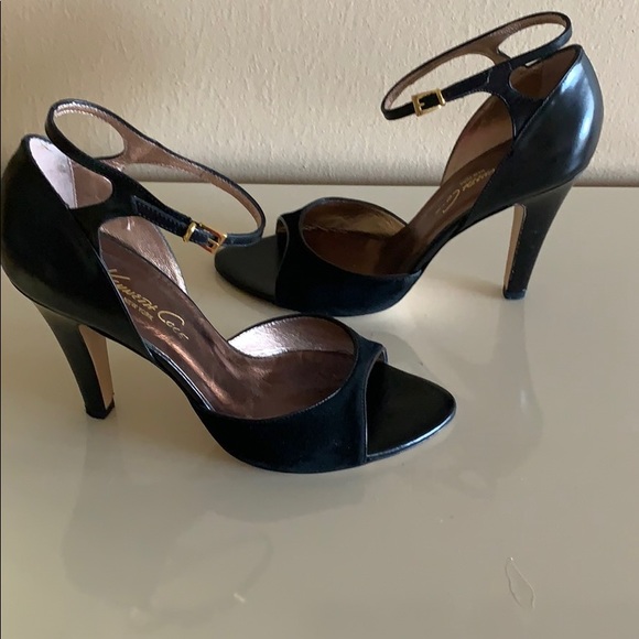 Heels - Picture 2 of 4